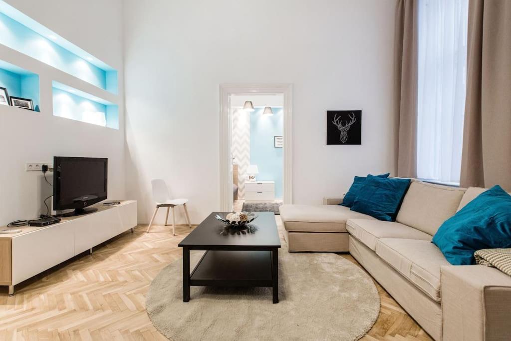 Luxury St Stephen's Basilica Apartment