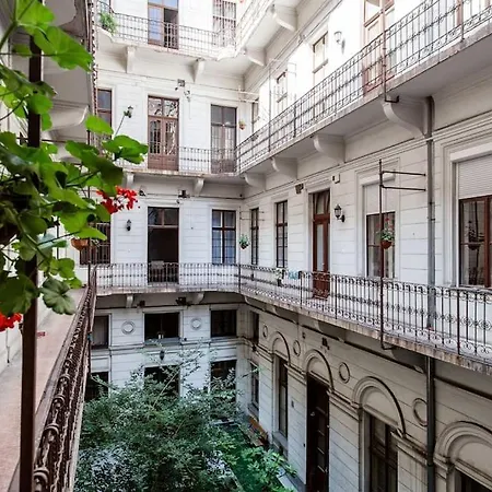 Luxury Apartment St Stephen'S Basilica Budapest Exterior photo